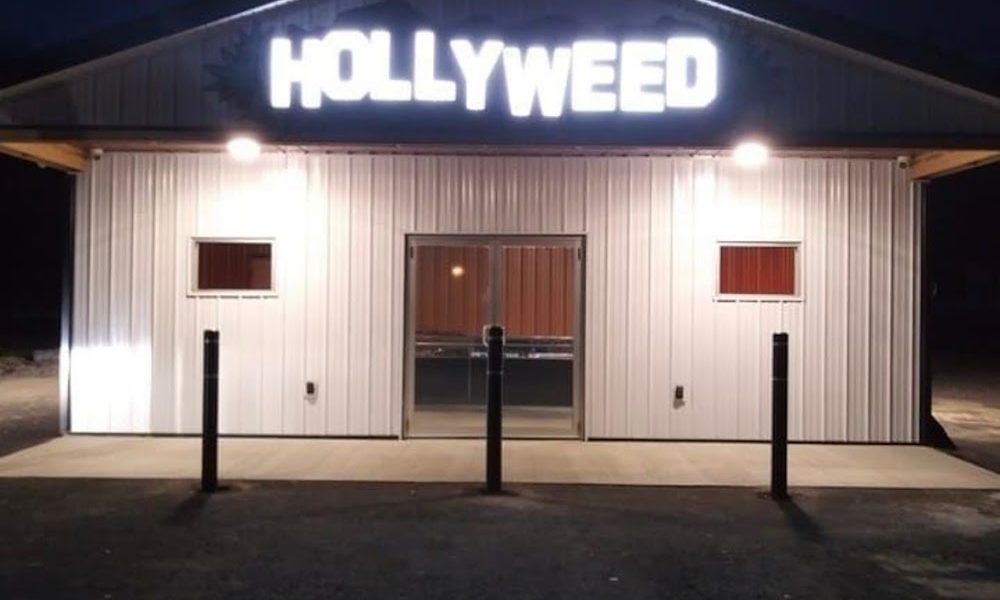 HOLLYWEED